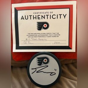 Autographed Philadelphia Flyers Hockey Puck
#11 Travis Konecny signed puck
